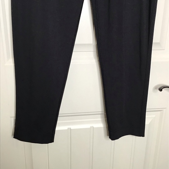 Lululemon Jet Pant in Black. - Picture 5 of 11